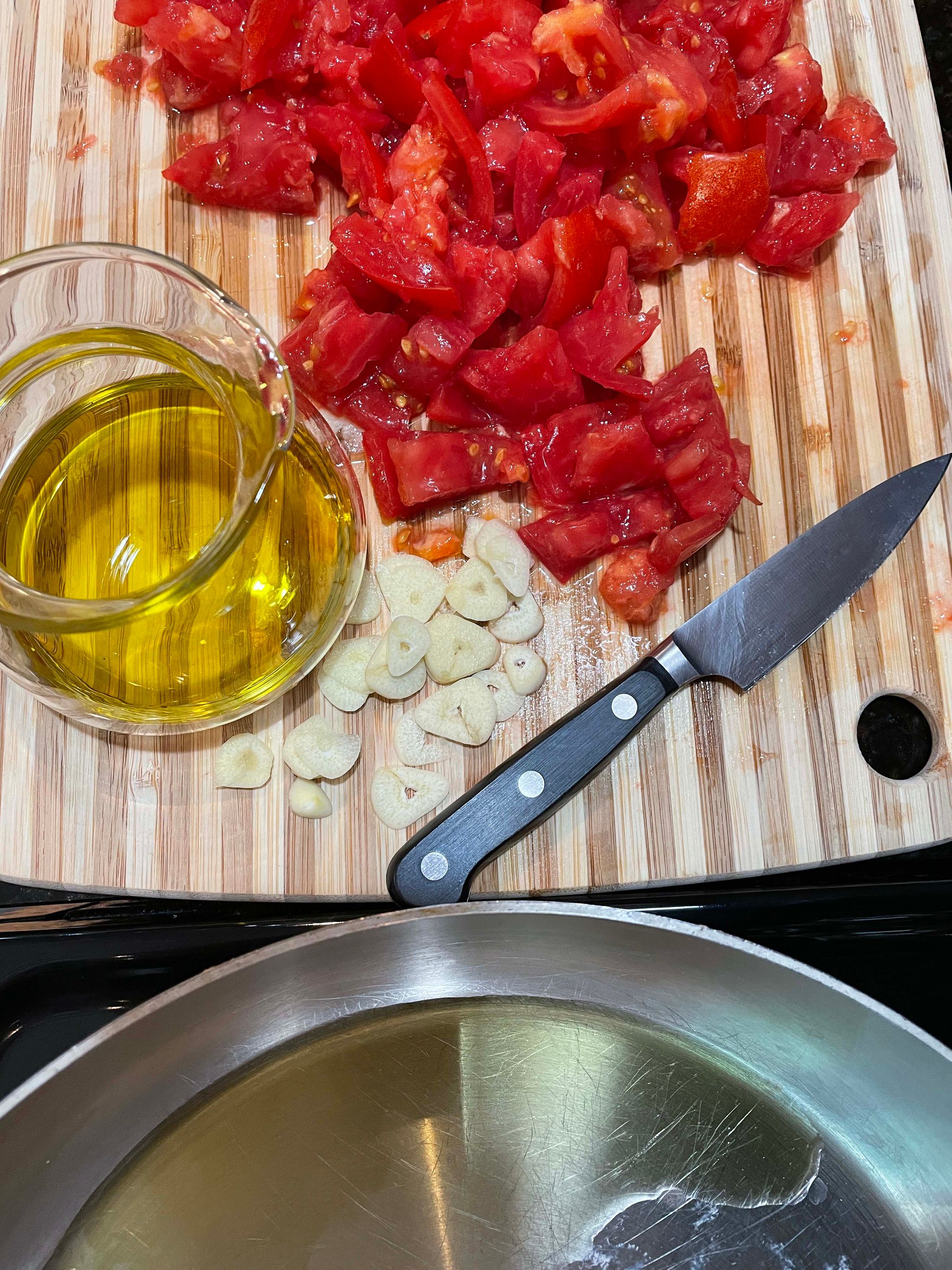 Making Quick Fresh Tomato Sauce